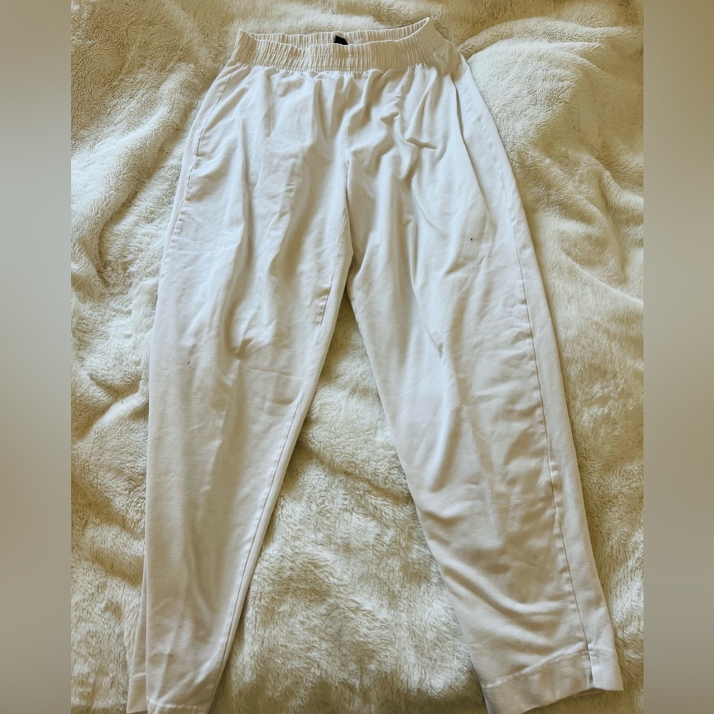 Jacque & Koko Elastic waist White Pants.